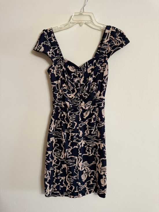 Marc By Marc Jacobs Dresses & Skirts - Marc By Marc Jacobs Navy and Blush Abstract Cap-Sleeve Mini Dress